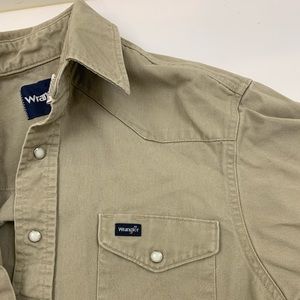 Wrangler Long-sleeve button up work shirt.